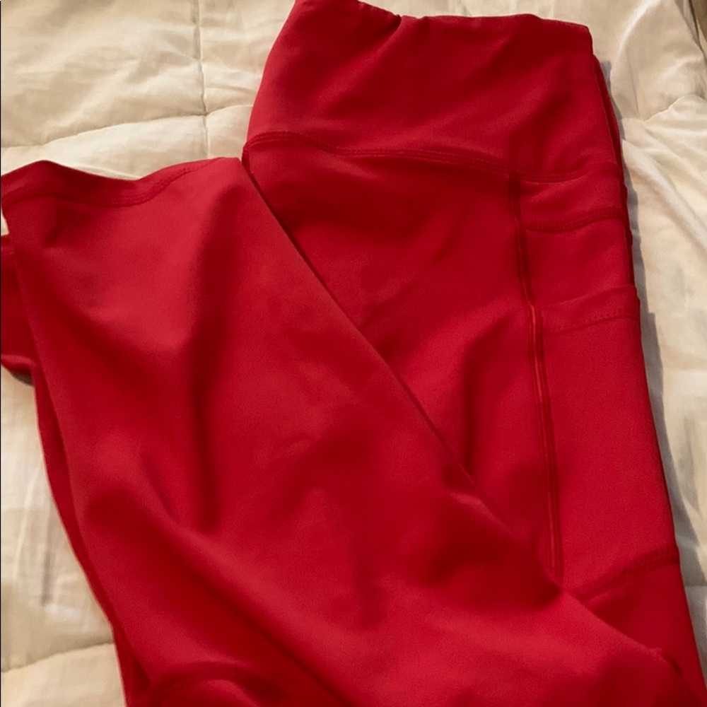 Zyia Light N Tight capris with pockets!